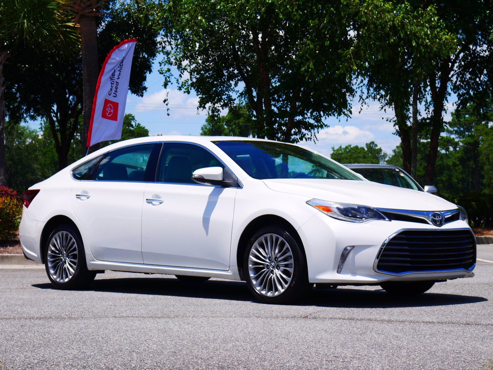 Pre-Owned 2016 Toyota Avalon Limited FWD 4D Sedan